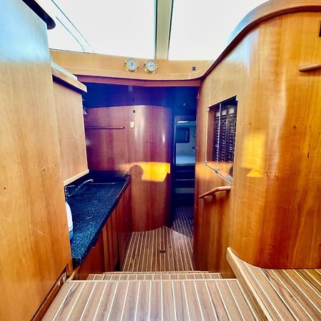 Yacht Deauville Luaran gambar