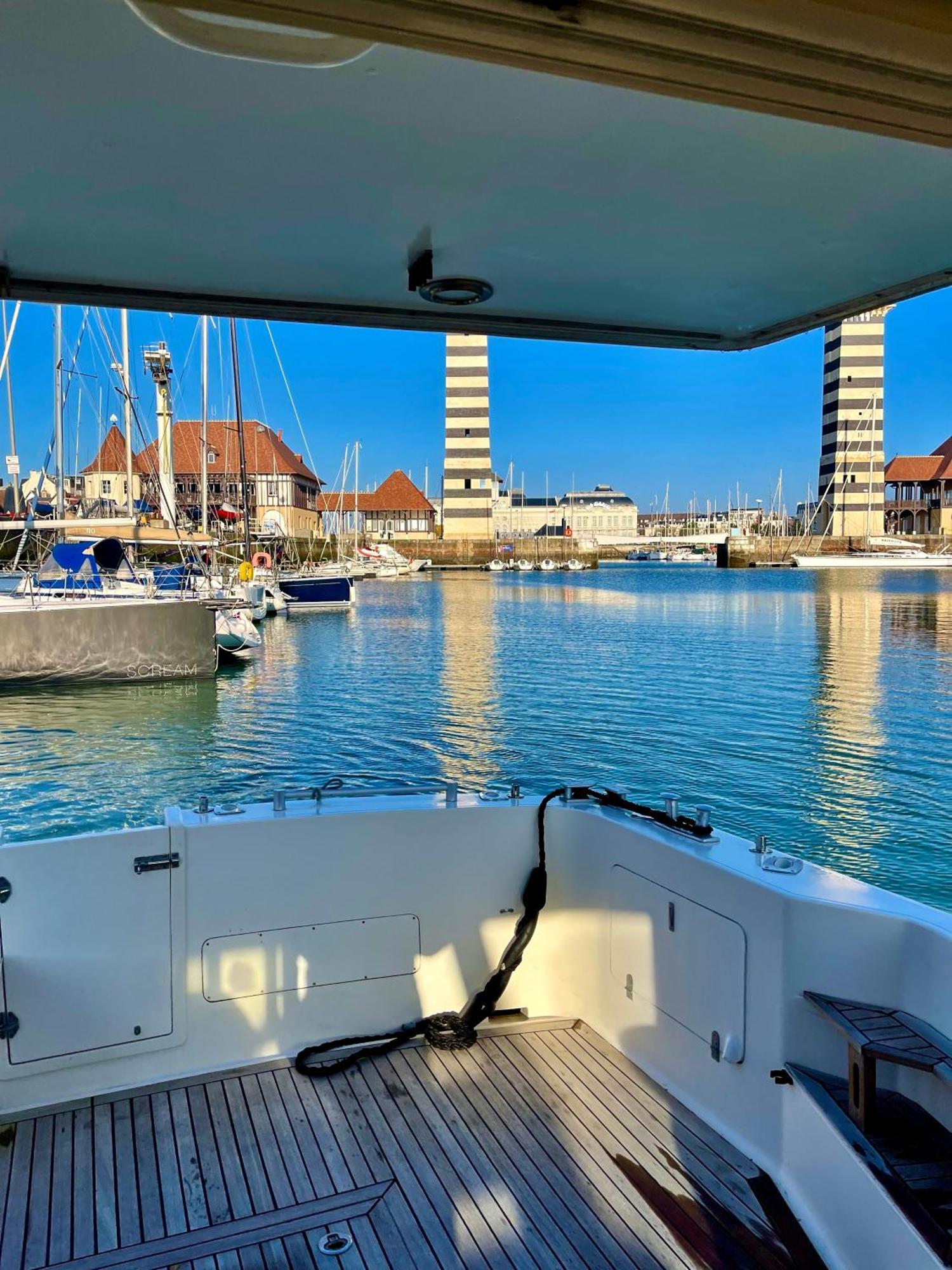 Yacht Deauville Luaran gambar